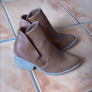 Camel Booties
